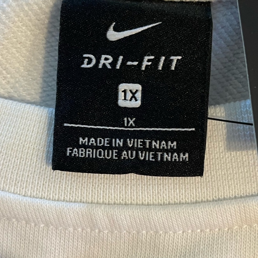 Nike Dry Fit Cropped White Sweatshirt Size 1X - Picture 4 of 7